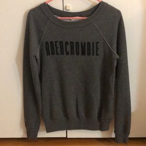 gray raw stitching crew neck